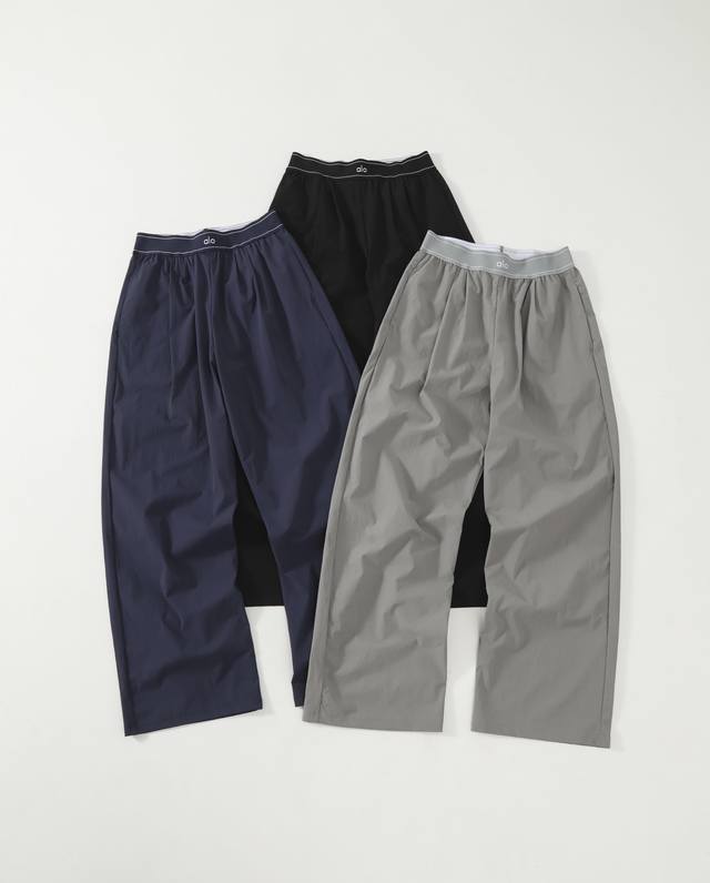 for Alo Yoga Suit Up Trouser straight quick-drying pants . Its fabric is soft an