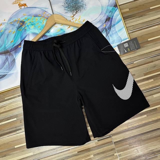 Summer shorts are lightweight and breathable. Nike couple models, unisex hook la
