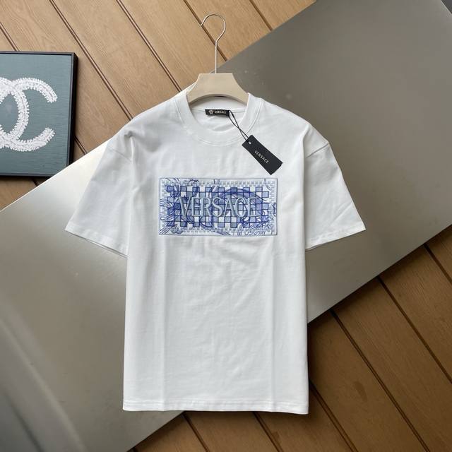 counter restores the top replica version of Versace Versace beautiful mosaic emb