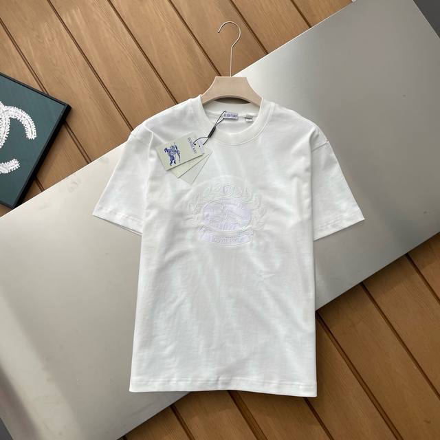 The top replica Burberry Knight Logo embroidered round neck short-sleeved T-shir