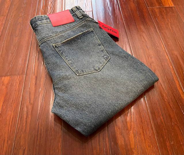 Hugo Washed Jeans High-quality, fashionable and casual jeans, with a very high s