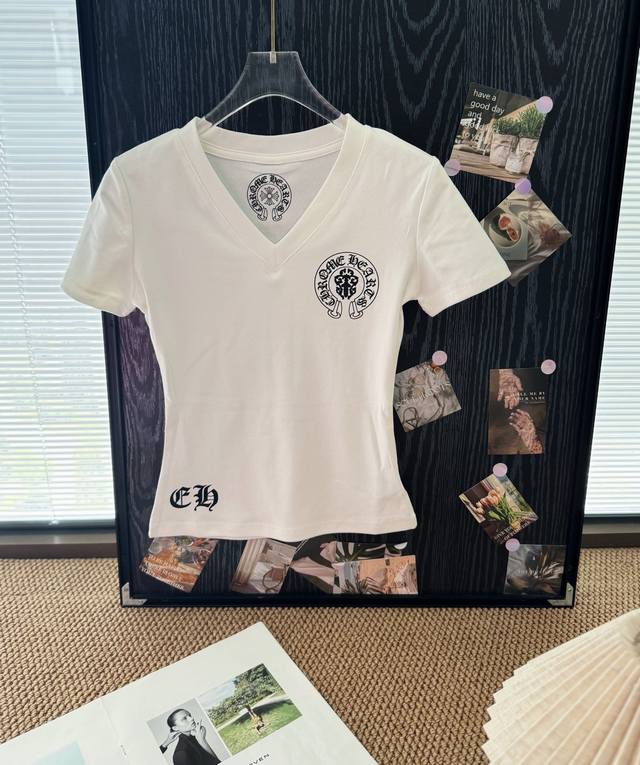 Price: Product name: Ch Crosby retro Sanskrit flag print V-neck slim short sleev