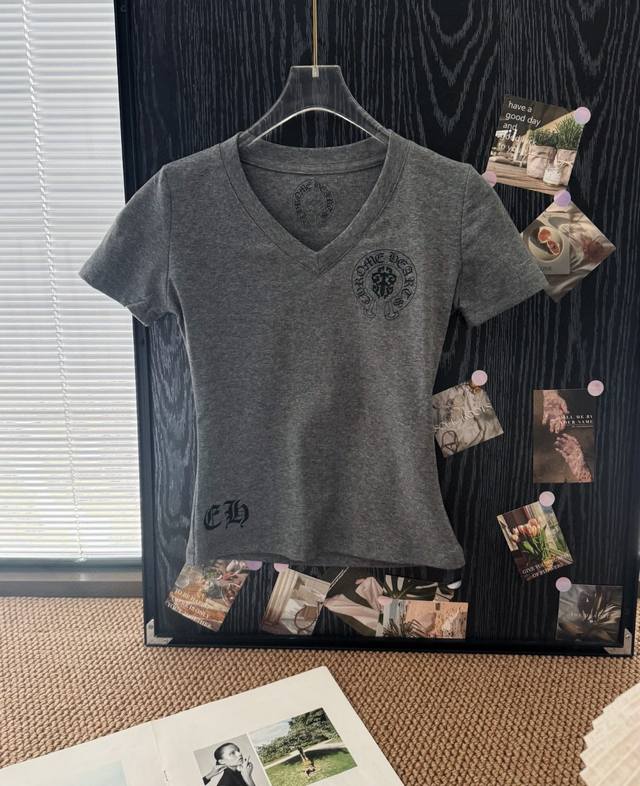 Price P: Product name: Ch Crosby retro Sanskrit flag print V-neck slim short sle
