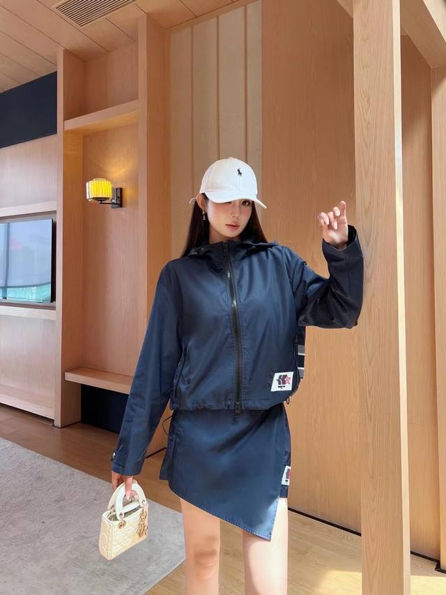 New arrival Diro Dior 25Ss autumn latest fashionable casual suit Profile hooded