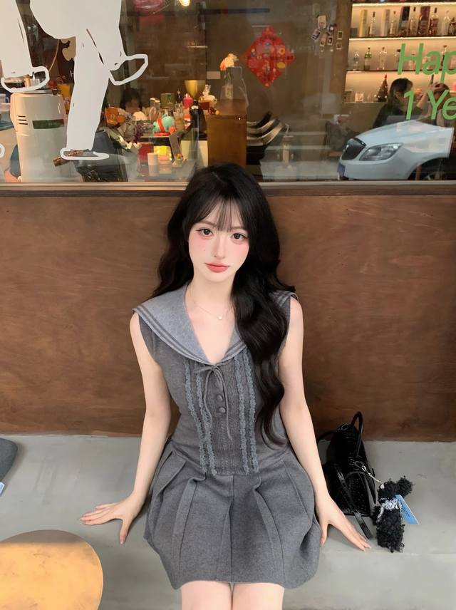 New arrival Miu Miu sweet and cool girl princess dress Navy collar dress Color: