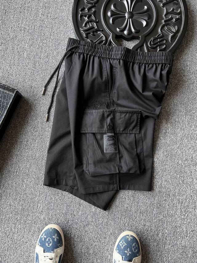 Top new shorts! Popular item! Loewe's new cargo shorts! Hang Lung is selling the