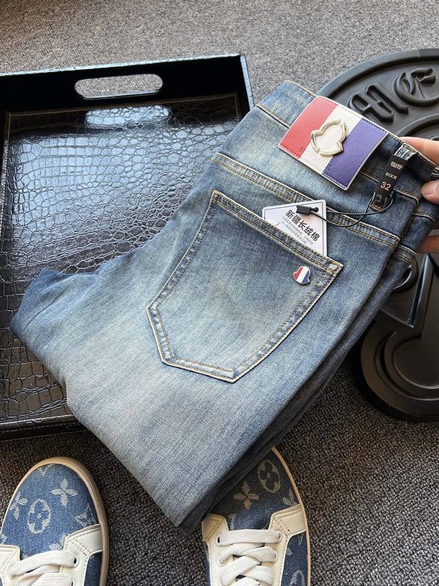Top luxury jeans from the counter! Popular hit! Moncler's new high-end heavy-dut