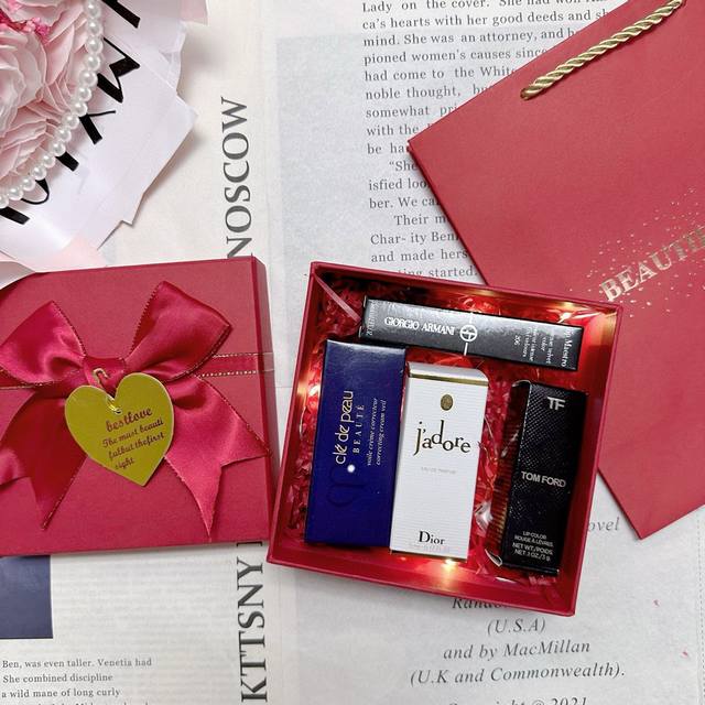 Red bow gift box Valentine's Day gift box series This bow gift box is so festive