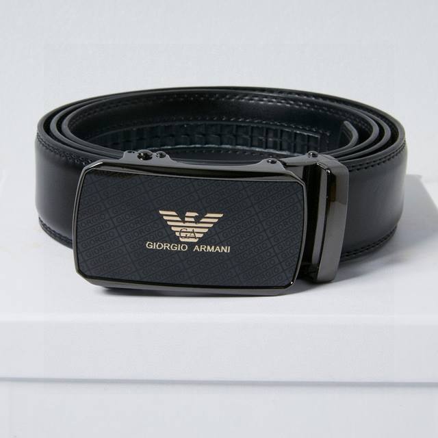 Armani belt mirror buckle, really super good-looking. You must get this belt. Th