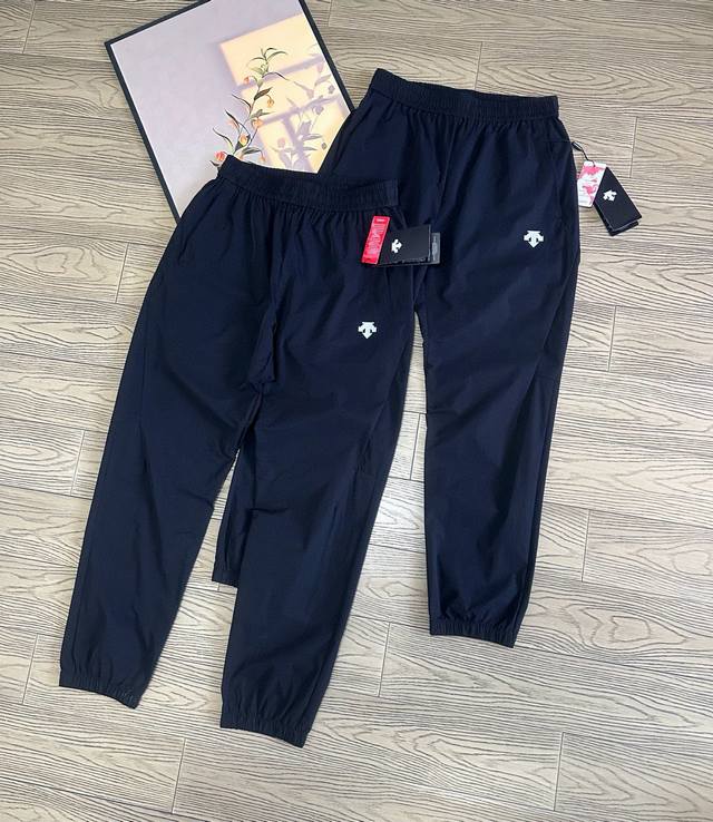 Descente custom fabric quick-drying breathable sports trousers Descente sports t