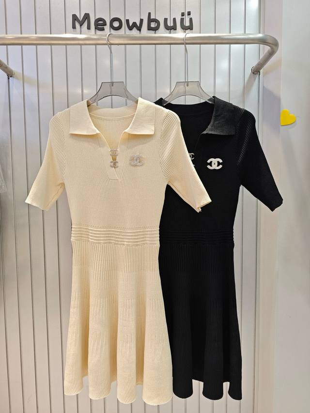 Chanel Chanel hand-sewn custom double C lapel knitted short-sleeved dress with b