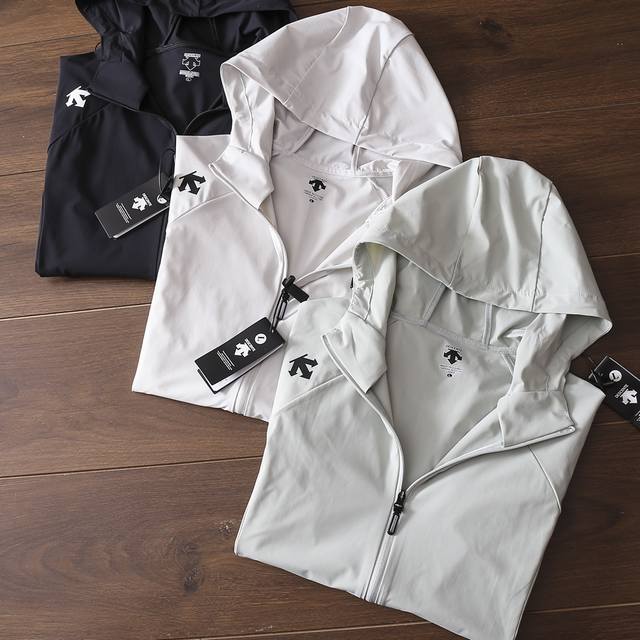 Carefully selected products! Descente's new men's hooded sunscreen jacket! Class