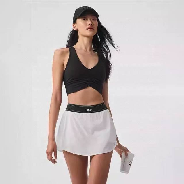 Matching Infographic 2025Alo Yoga Jisu's same tennis style little black dress
