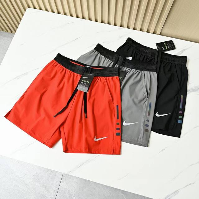 new Nike summer thin sports shorts with elastic waist and comfortable non-squeez