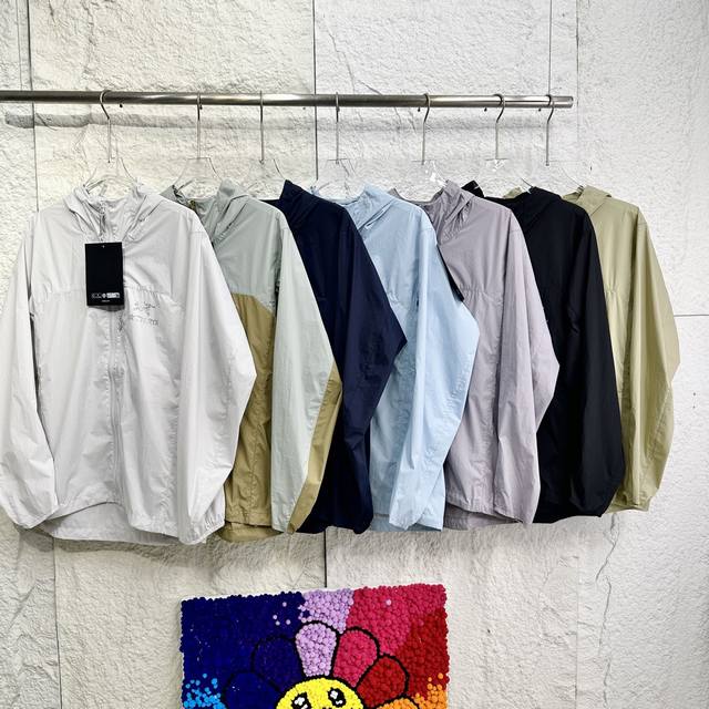 Original fabric is stiff and stylish! Different from the soft and treading versi