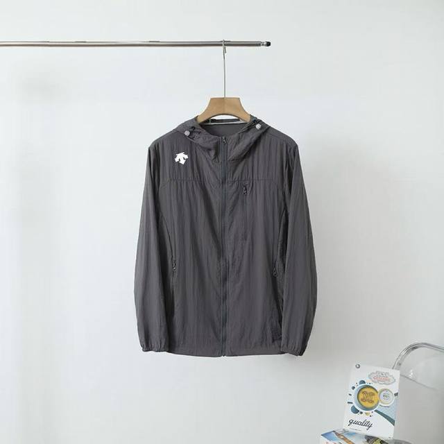 for Descente training series, sun protection clothing, cool summer travel, prote