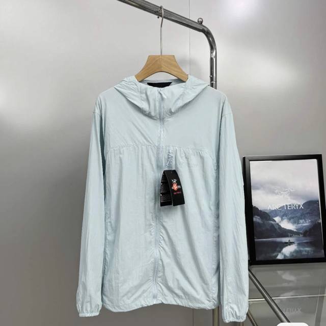 Price reduction benefits. Supply. #Arcteryx Arc'teryx Squamish Hoody Couples Out