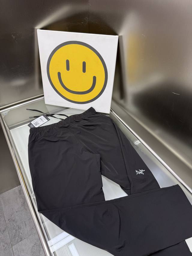 New summer lightweight Arc'teryx outdoor quick-drying pants. Made of high-tech f