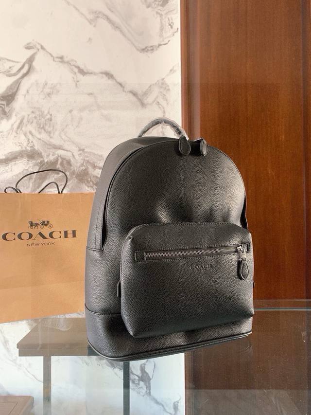 Coach double-layer embossed black backpack Coach's new model is here again Class