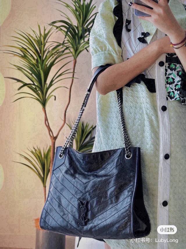 Ysl Saint Laurent Niki Shopping Bag Such a cool black tote feels totally differe