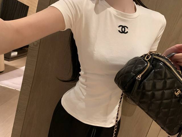 Chanel Chanel Double C Embroidery Slim Round Neck Short Sleeve T-shirt Style No.