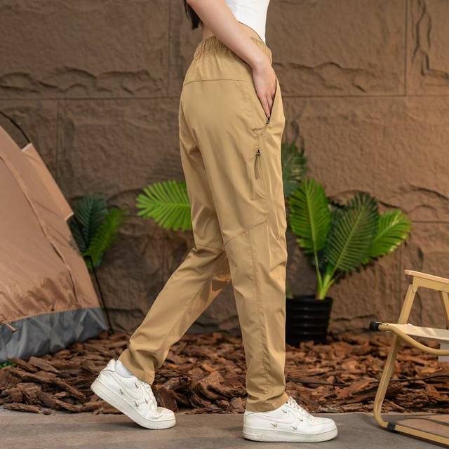 New high-quality casual trousers hardware version of Prada 25Ss! Pants loose det