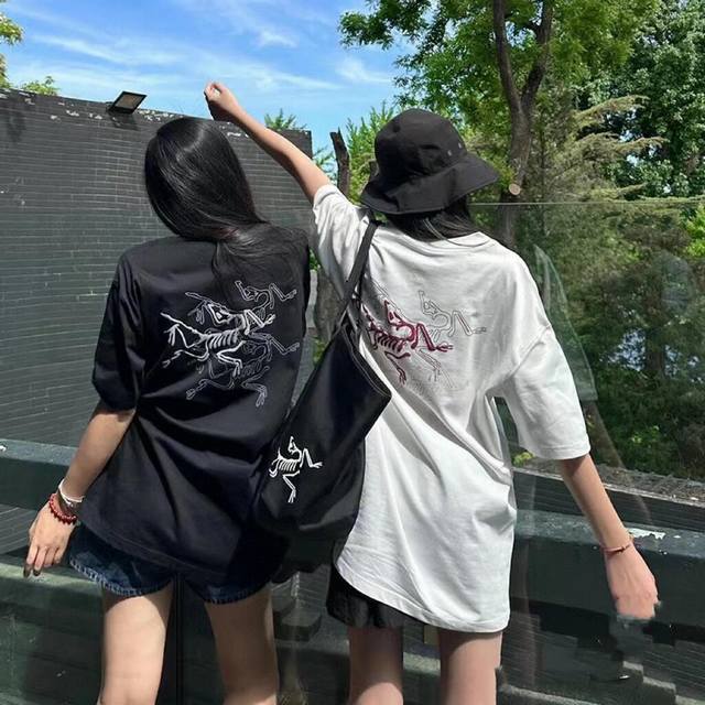 The bird T-shirt is so comfortable to wear : The logo on the back is very stylis