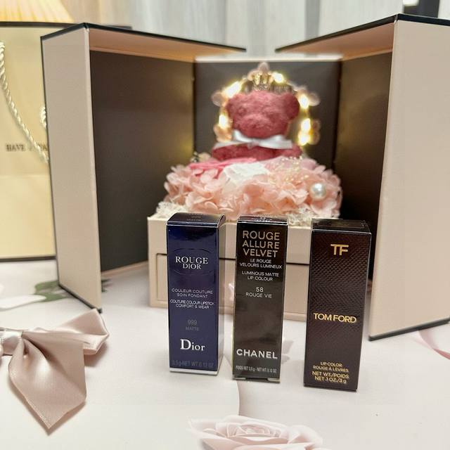 Bear Everlasting Flower + Counter Lipstick Gift Box Valentine's Day High-end Gif