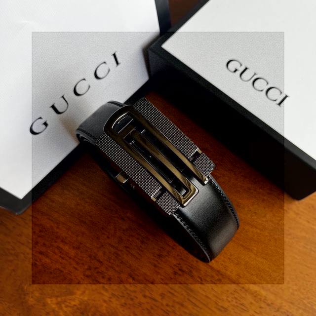 High-end and hot-selling Gucci automatic snap-button belt, with numerous positiv