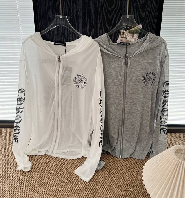 Price P: Product name: Ch Cro* Cross Sanskrit Printed Sunscreen Hooded Zipper Ja
