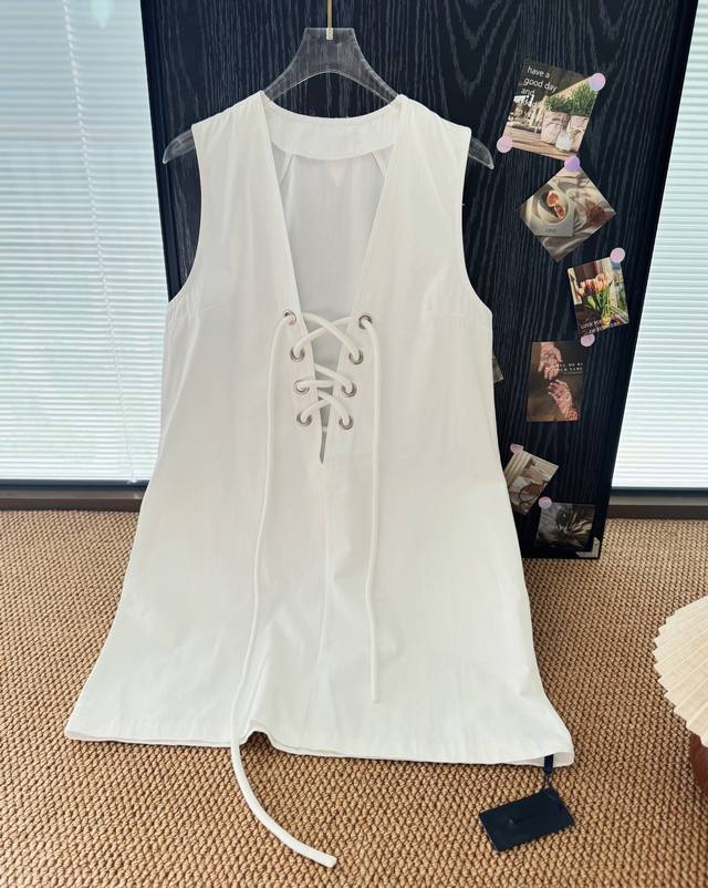 Price P: Product name: Prad* P's first love strappy V-neck little white dress Si
