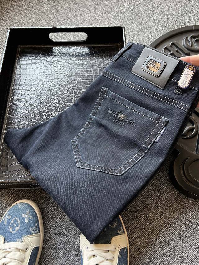New jeans from the counter! Popular hit! Fendi & Zara washed blue jeans! Hang Lu