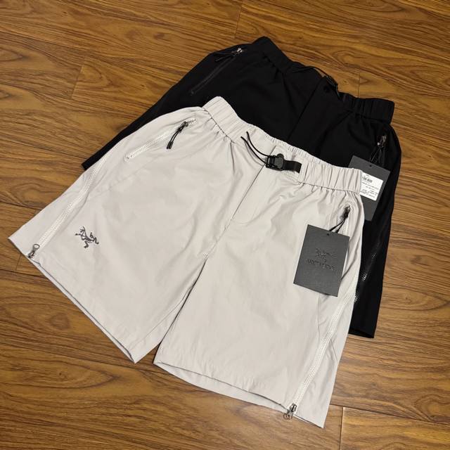 Arc'teryz Woven Side Zipper Full Slit Shorts The fabric is made of a new type of