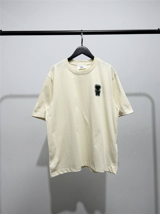 Ami flocked heart logo embroidered short-sleeved T-shirt! The smallest size S is