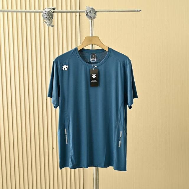 New high-end quality with a sense of ice Descente summer short-sleeved T-shirt q