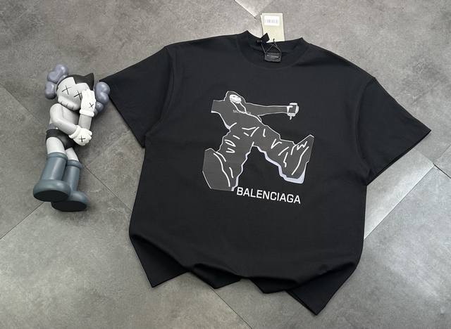 Balenciaga T-shirt with cute little people and couples! 3D design on the chest w