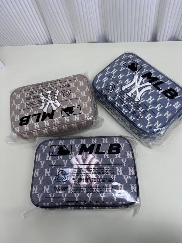 original high version Korean brand Mlb counter same style 2-in-1 camera bag moth