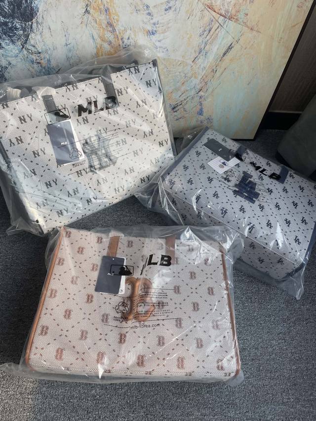 Original high-quality Mlb diamond old flower series new large-capacity Ny tote b