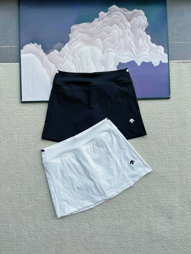 Descente 25 new women's short skirt and pants This outfit is so comfortable to w