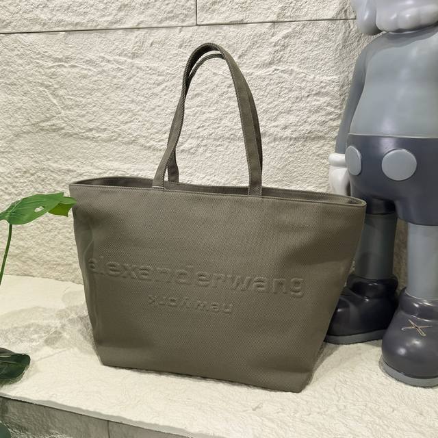 Alexander W Punch Large Tote Bag Alexander W's classic extra-large tote bag, dur