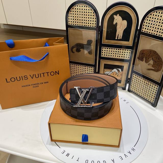 Classic bright buckle is coming Lv full set packaging gift box ~ Lv classic embo