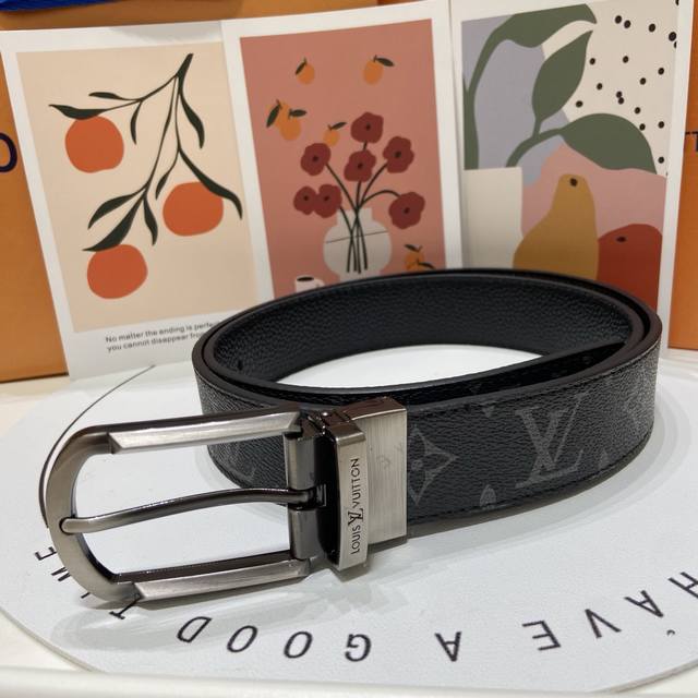 New arrival~Lv checkered pin buckle belt is a timeless classic! The checkerboard