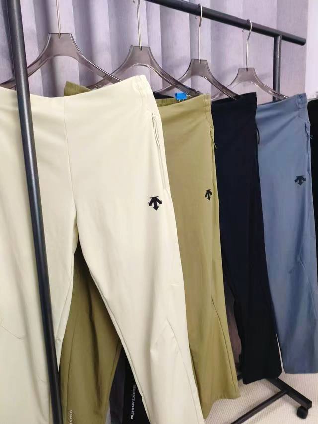 William Chan's Descente Running series casual sports round-neck breathable quick