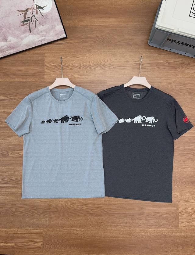 Mammoth's new summer men's casual ice silk quick-drying short-sleeved T-shirt .