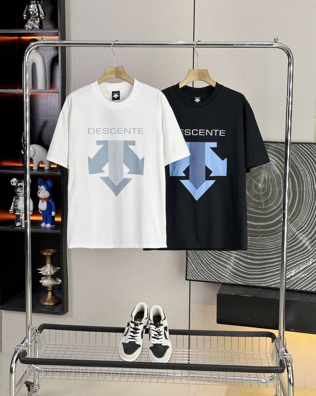 Descente 25Ss new summer short-sleeved T-shirt with contrasting logo design on t