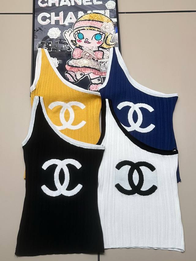 Chanel Chanel Double C Jacquard Off-shoulder Knitted Vest Style No.: 25670106584