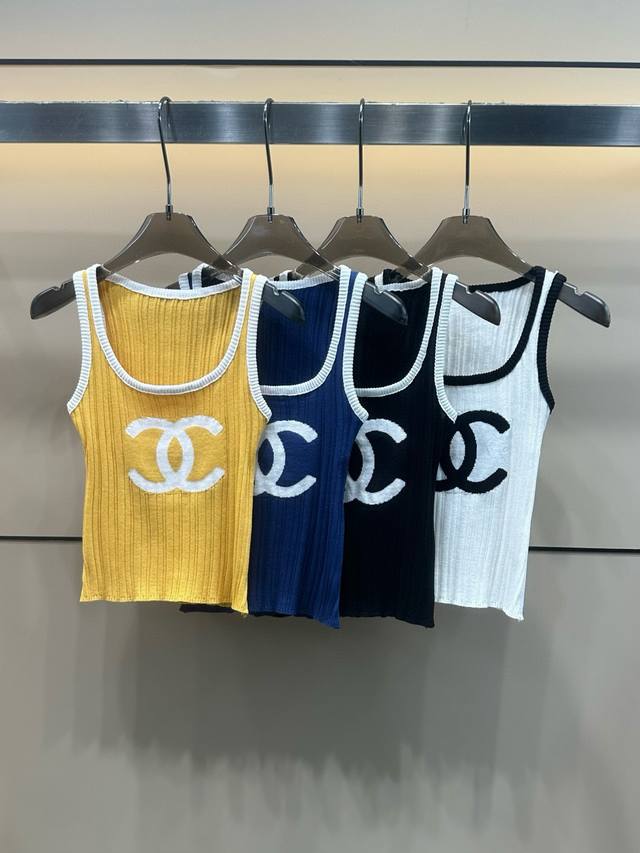 Chanel Chanel Double C Jacquard Knitted Vest Style No.: 25670106583 Color: Yello