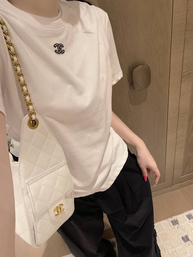 Chanel Chanel Double C Embroidered Vest Short Sleeve Two-piece Set Style Number: