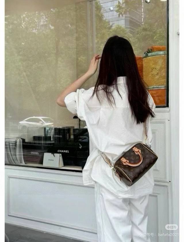 Lv Speedy 20 with old-fashioned pattern Lv