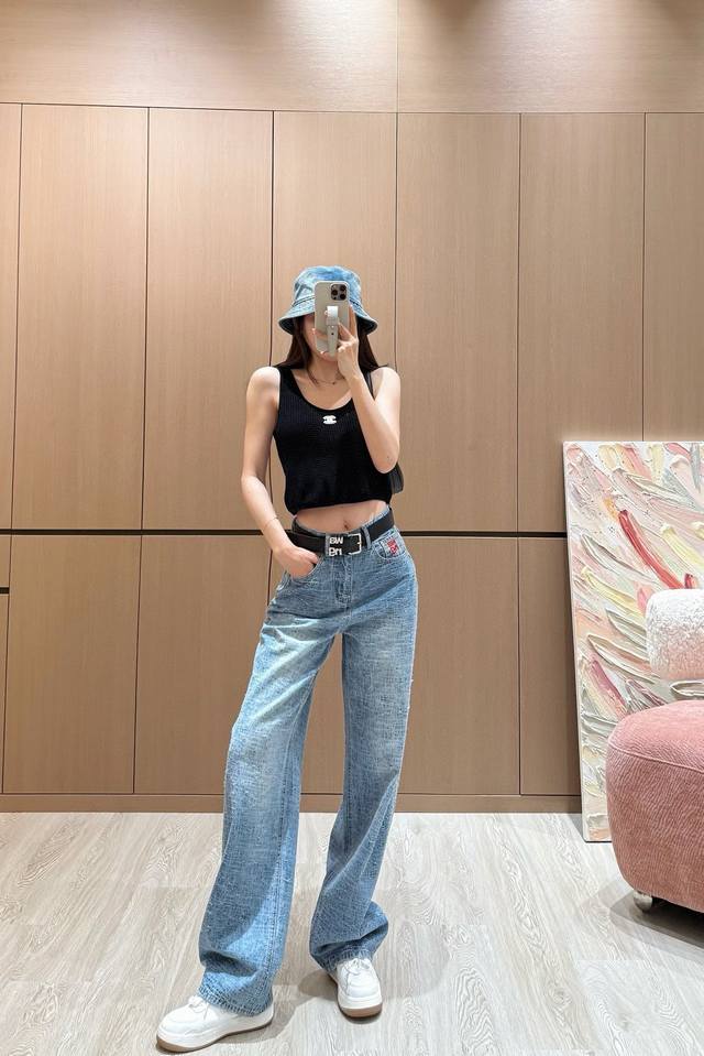 New arrival Alex*Wang original quality sickle jeans This pair of jeans is made o